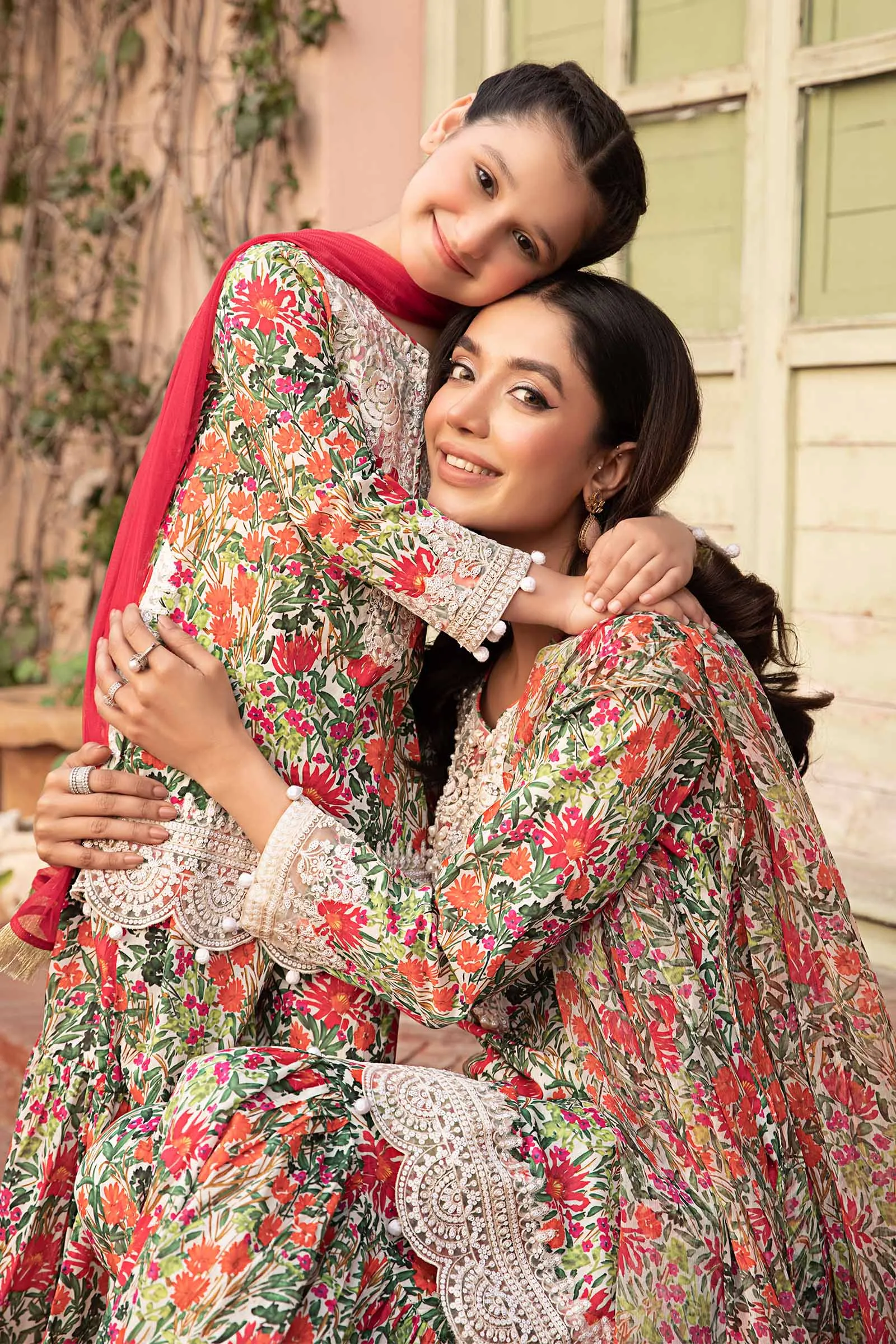 3 Piece Embroidered Lawn Suit | MKD-EF24-25