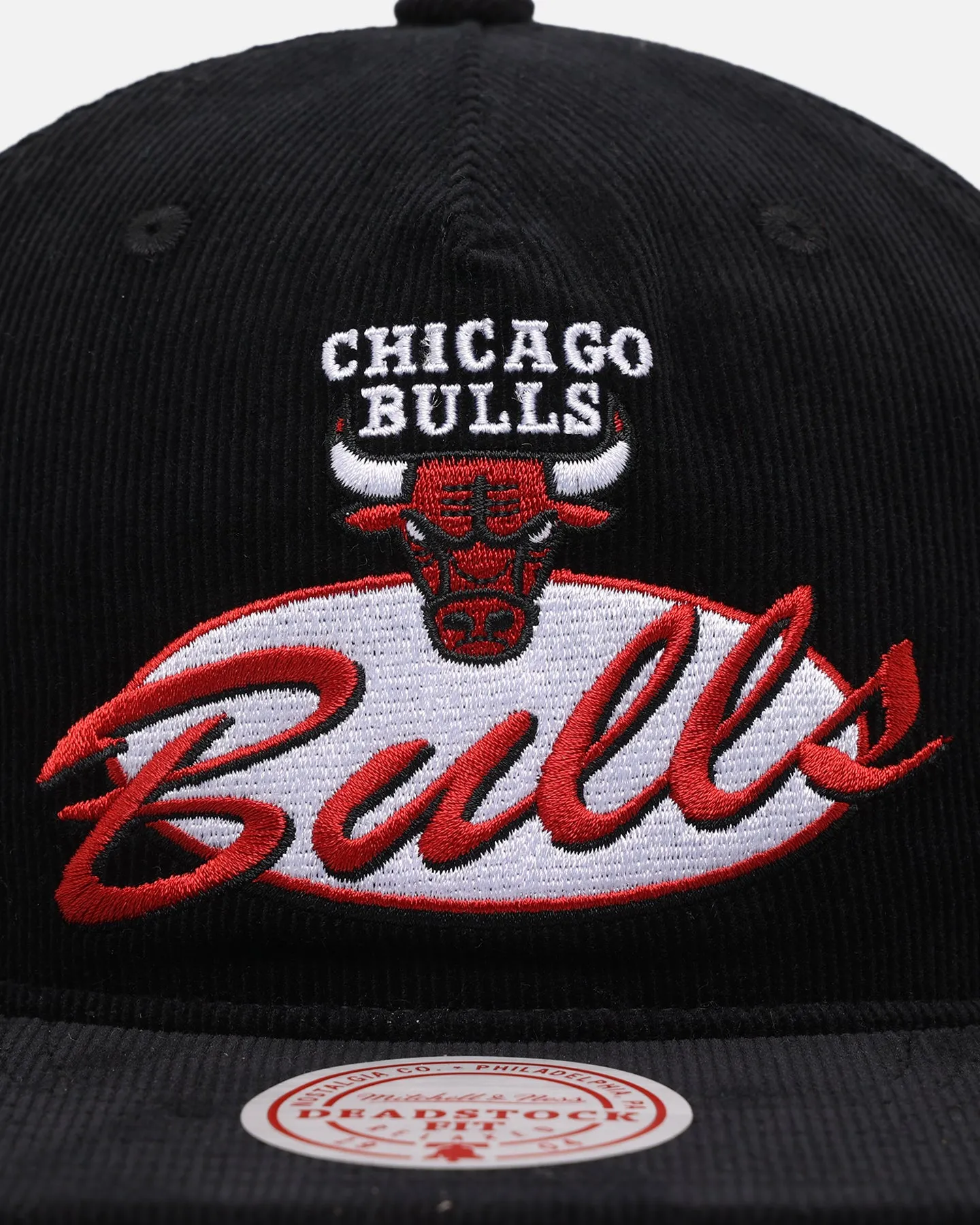 Mitchell & Ness Chicago Bulls Centre Circle Origin Snapback Black