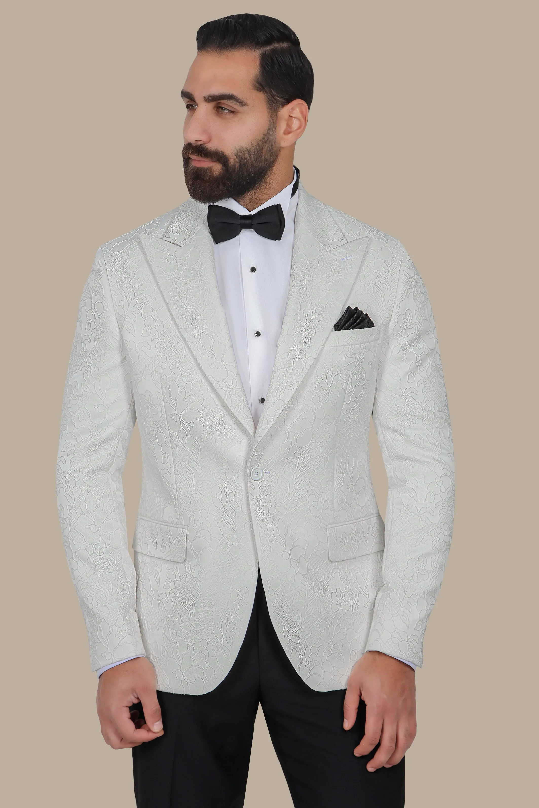 Off-White Suit with Wide Peak Jacquard