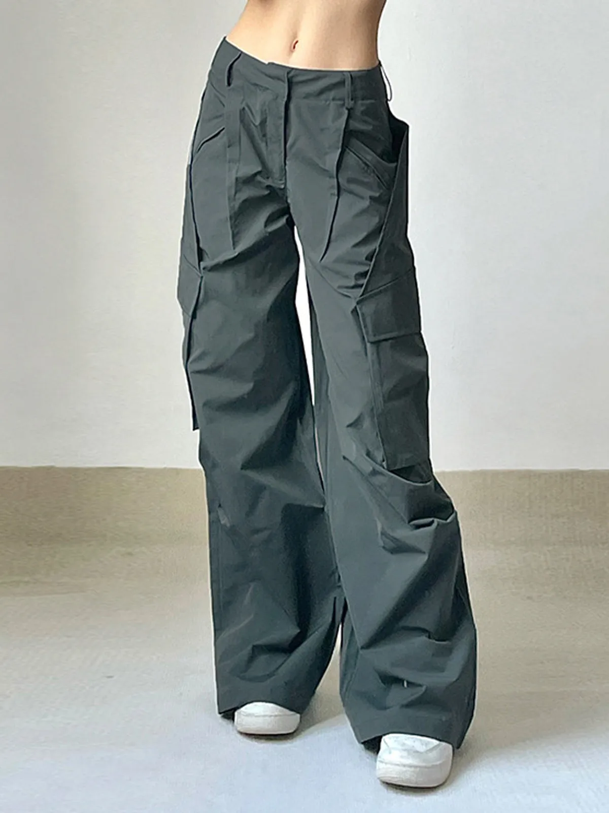 Solo Ovesized Graceful Cargo Parachute Pants