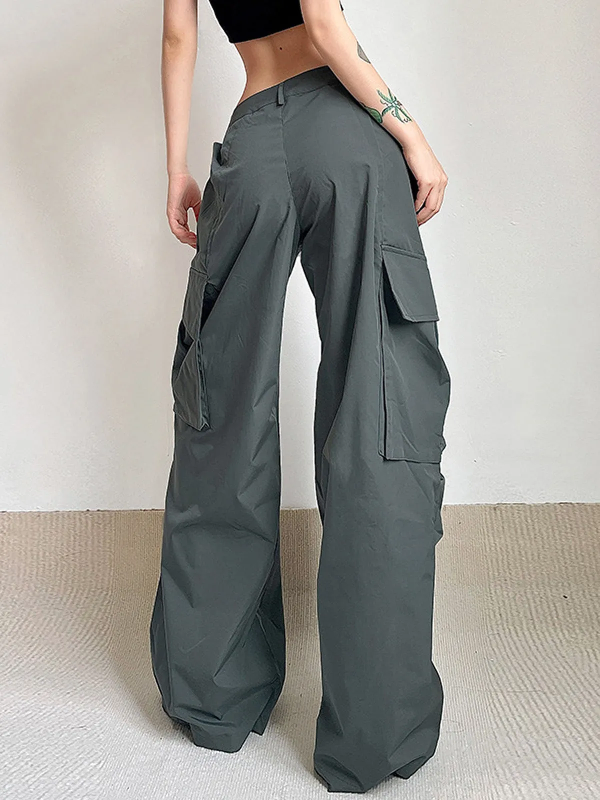 Solo Ovesized Graceful Cargo Parachute Pants