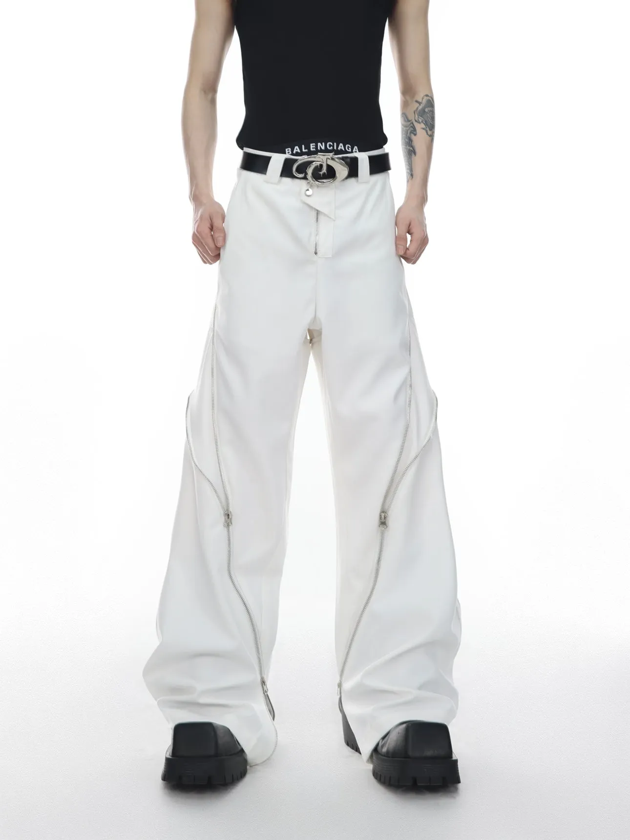 Straight Fit Diagonal Zip Up Pants