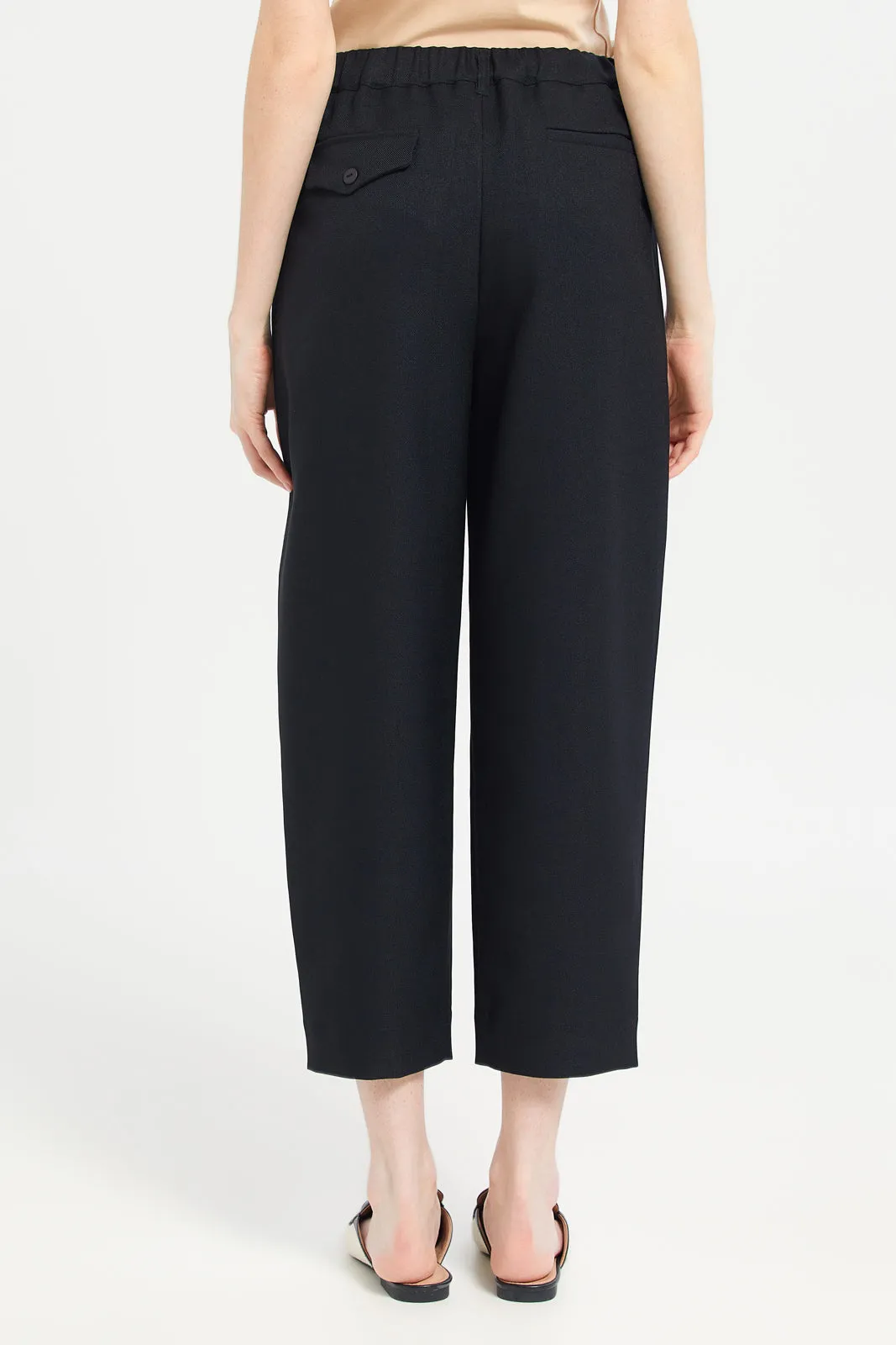 Women Black Plain Barrel Leg Trouser