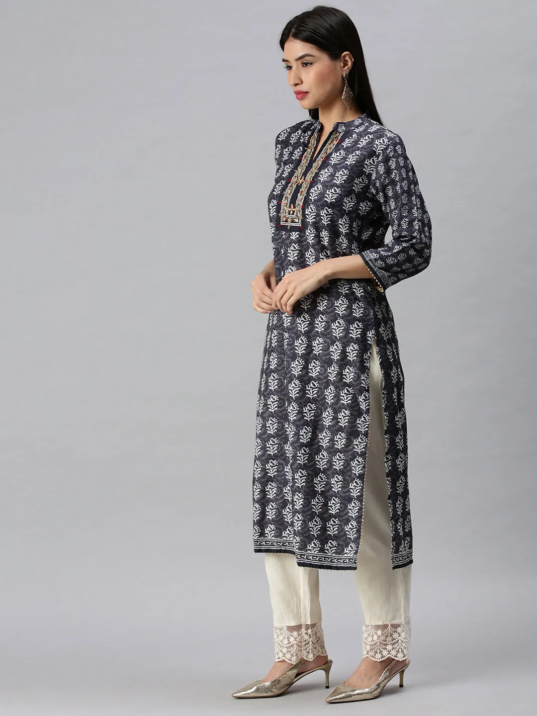 Women Straight Grey Printed Kurta and Trousers