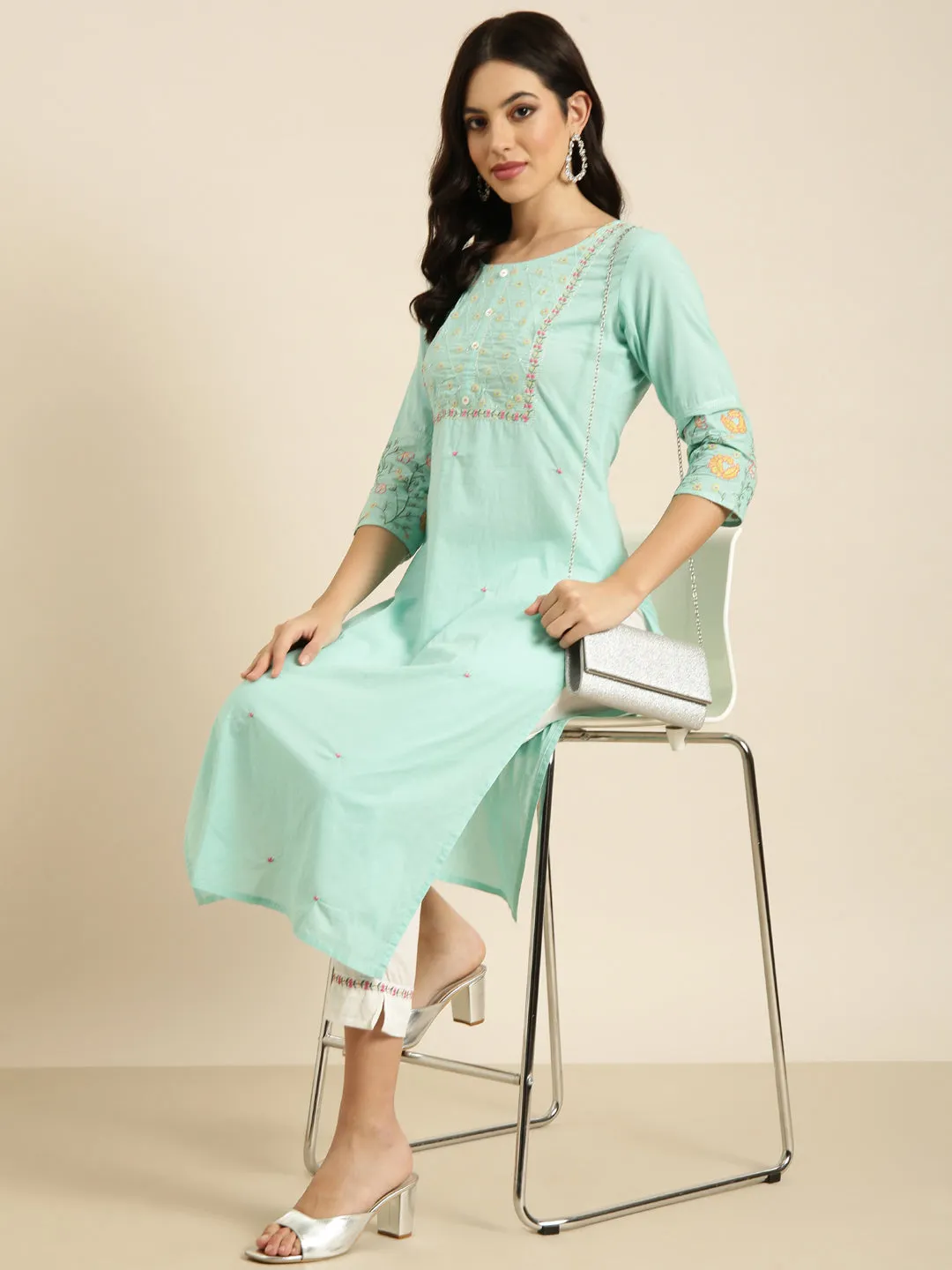 Women Straight Sea Green Solid Kurta and Trousers Set